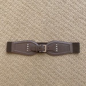 Steve Madden brown buckle statement belt